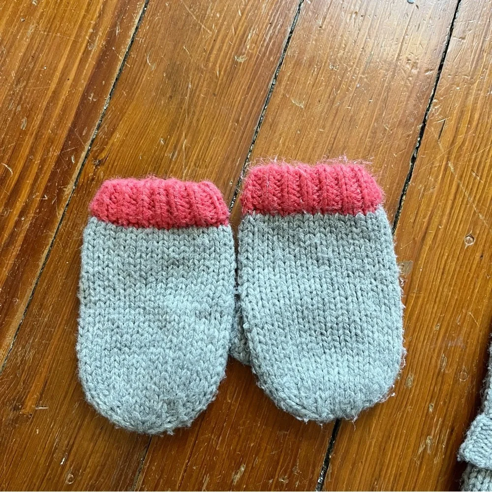 Mini Boden Kitty Hat and Mitten Set